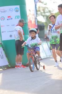 BIB: 
                            <button type="button" onclick="openModal(3653496)" class="btn btn-primary btn-sm float-right btn-popup" data-toggle="modal" data-target=".modal-high-quality">
                        <i class="fas fa-shopping-cart"></i> Add to Cart
                    </button>
                                            <button type="button" onclick="isThisMe(3653496, true)" class="btn btn-success btn-sm float-right btn-popup btn-isme hidden" data-toggle="tooltip" data-placement="bottom" title="นี่คือรูปของคุณใช่ไหม คลิกที่นี่เพื่อเอาเข้าอัลบั้ม">
                        <i class="fas fa-plus"></i> Add to album
                    </button>
                    <button type="button" onclick="isThisMe(3653496, false)" class="btn btn-warning btn-sm float-right btn-popup btn-isnotme hidden">
                        <i class="fas fa-ban"></i> Remove from album
                    </button>